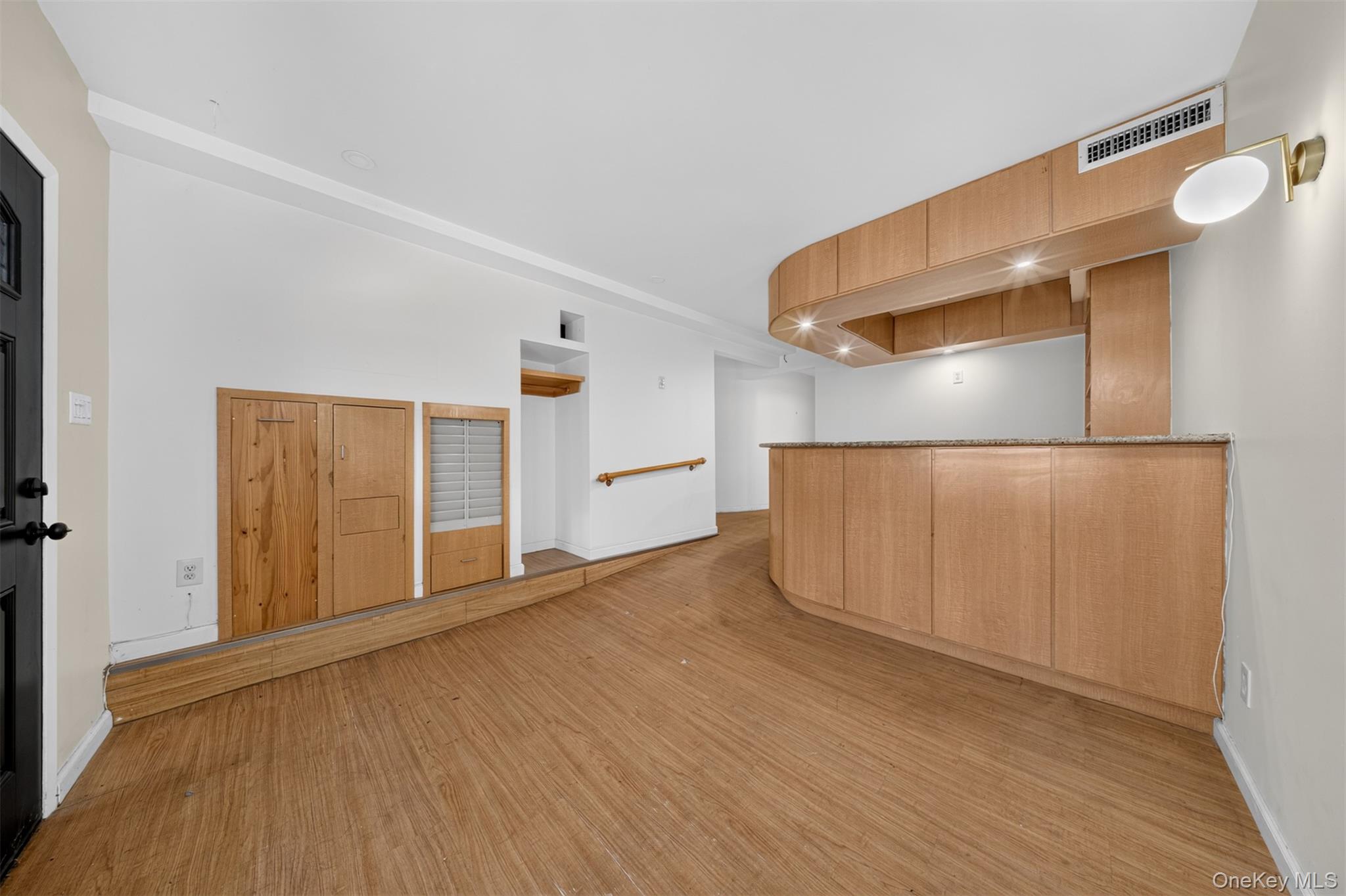 143-27 Roosevelt Ave