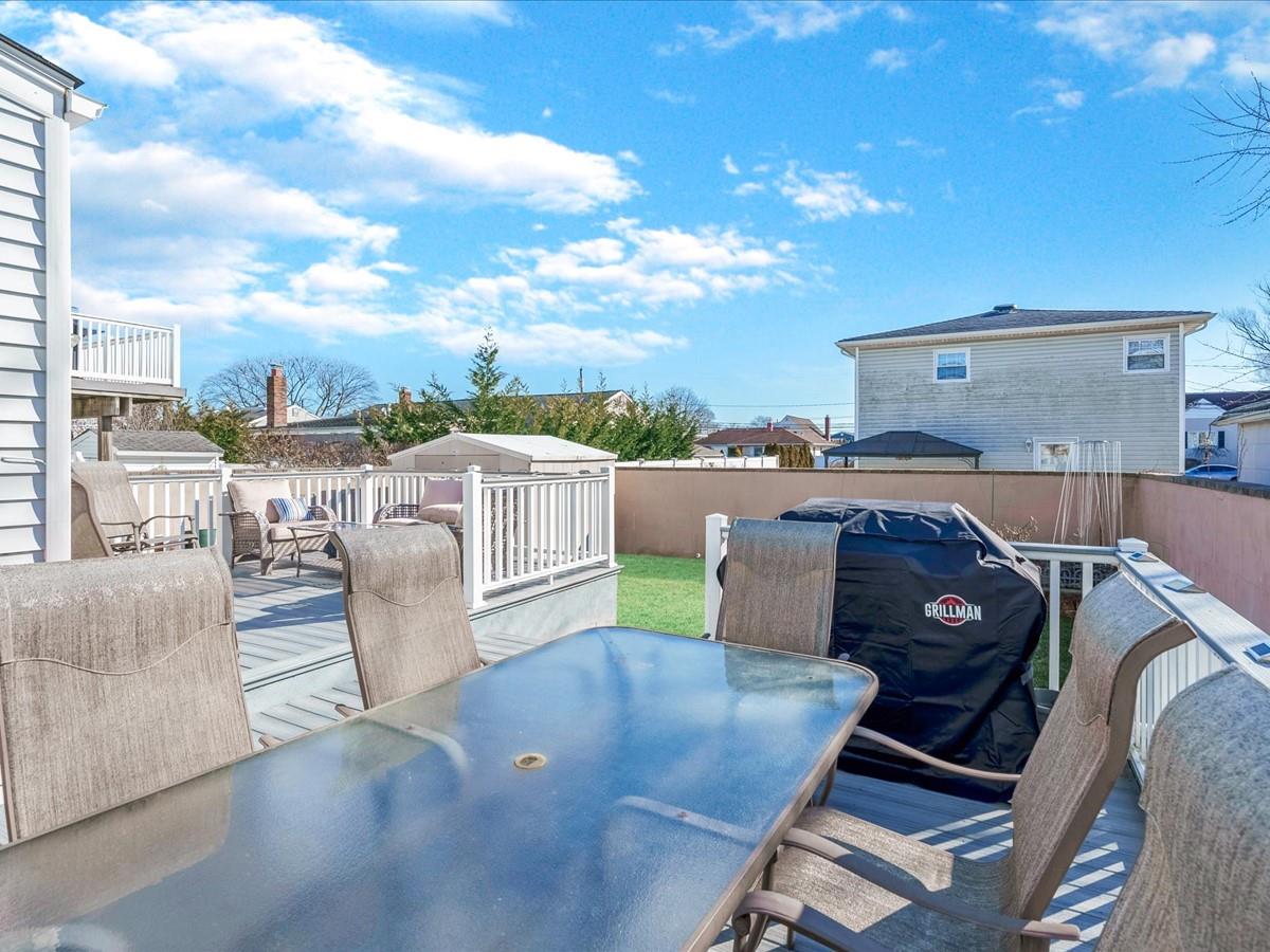 37 W Granada Avenue, Lindenhurst, New York image 23