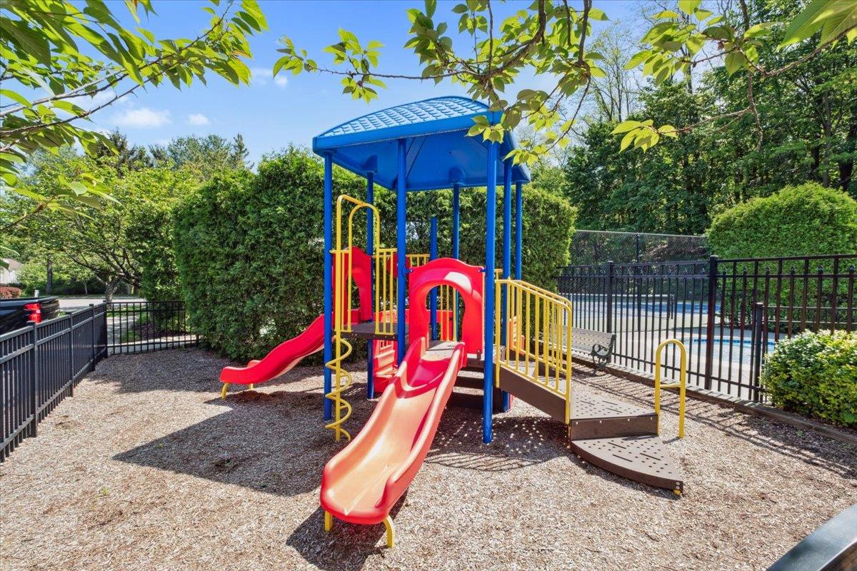 1601 Pondcrest Lane, White Plains, New York image 35