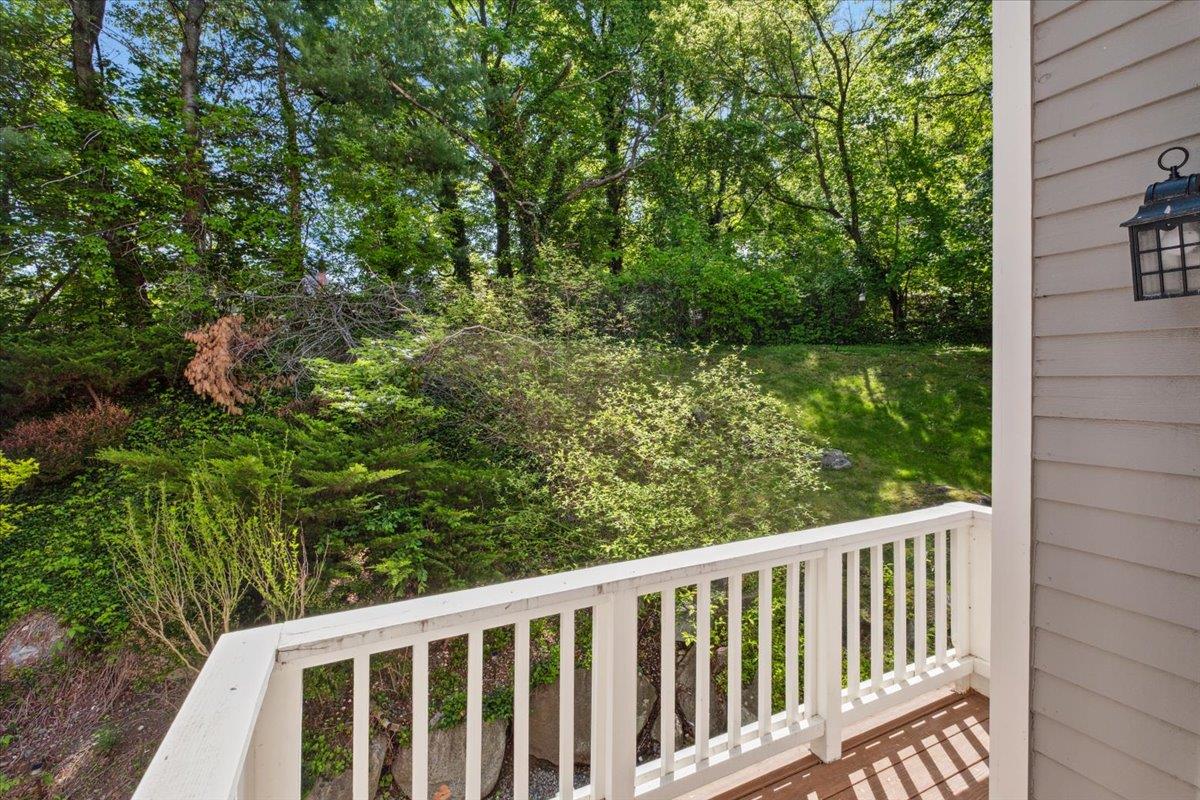 1601 Pondcrest Lane, White Plains, New York image 31