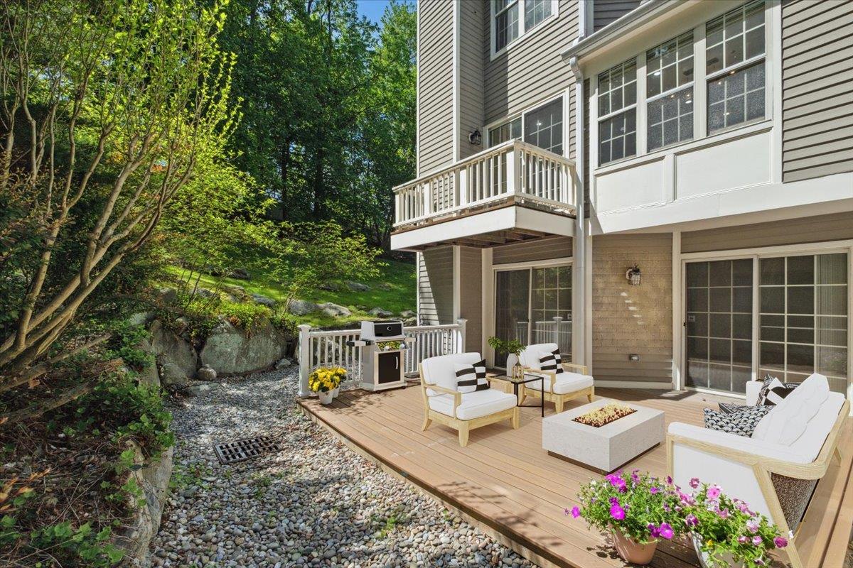 1601 Pondcrest Lane, White Plains, New York image 30