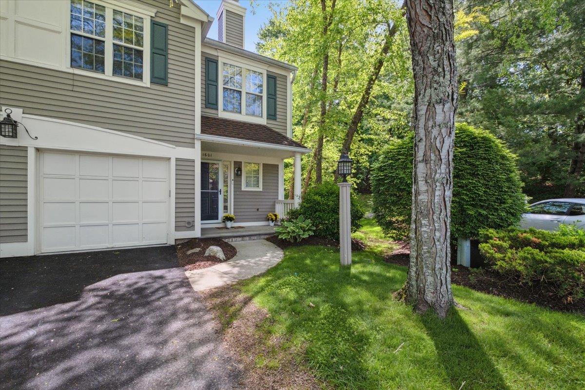 1601 Pondcrest Lane, White Plains, New York image 3