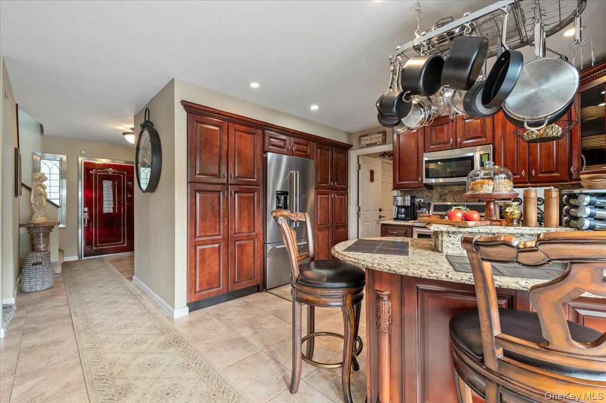 Dix Hills, New York 11746, United States, 5 Bedrooms Bedrooms, ,4 BathroomsBathrooms,Residential,Active,203073