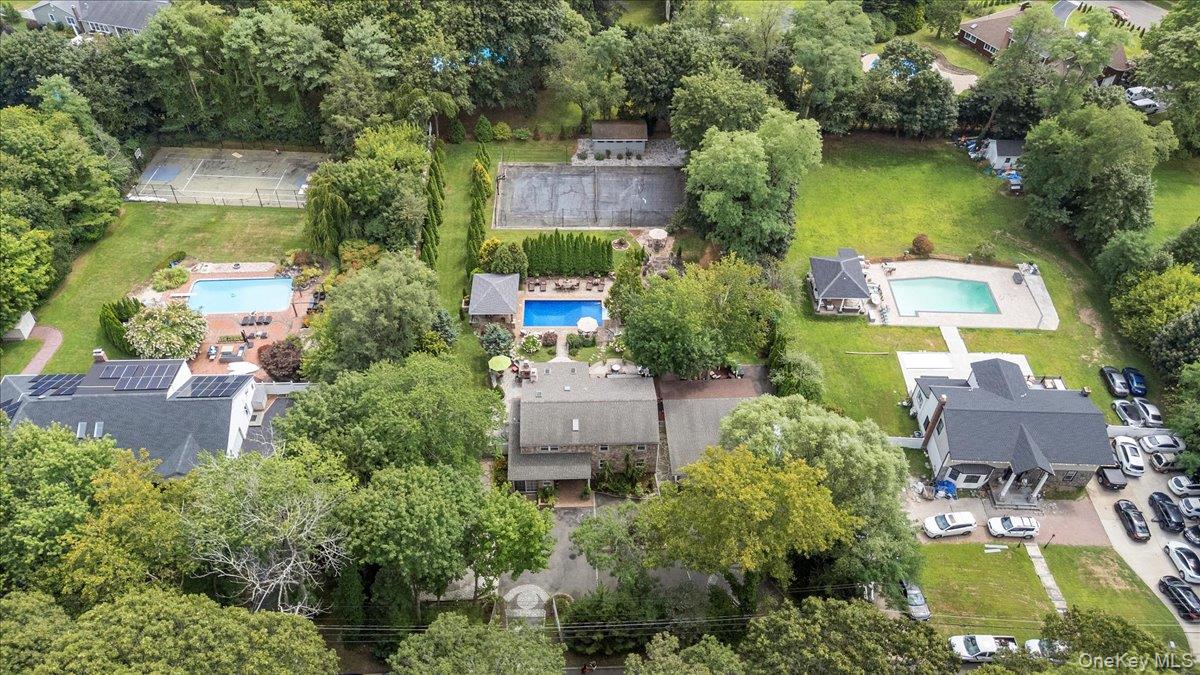 Dix Hills, New York 11746, United States, 5 Bedrooms Bedrooms, ,4 BathroomsBathrooms,Residential,Active,203073