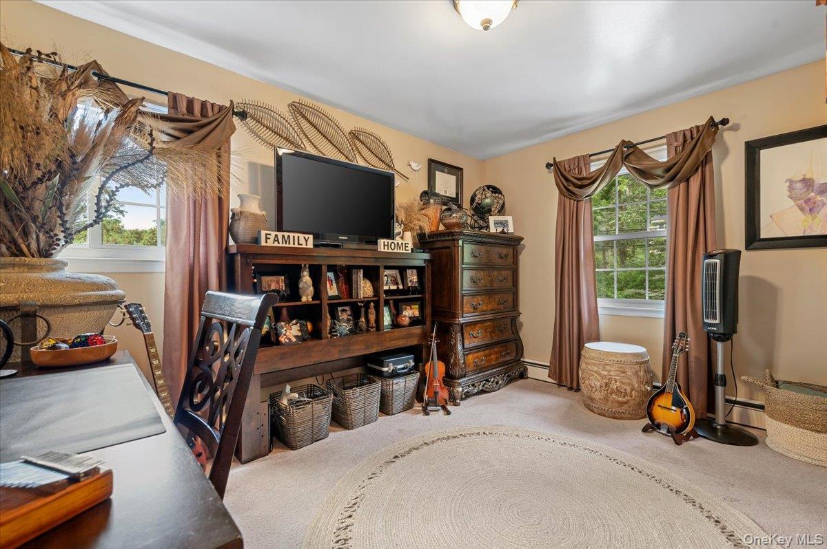 Dix Hills, New York 11746, United States, 5 Bedrooms Bedrooms, ,4 BathroomsBathrooms,Residential,Active,203073