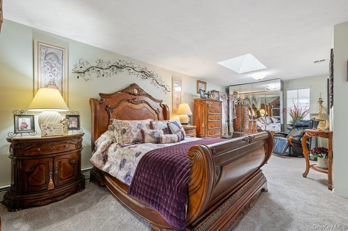 Dix Hills, New York 11746, United States, 5 Bedrooms Bedrooms, ,4 BathroomsBathrooms,Residential,Active,203073