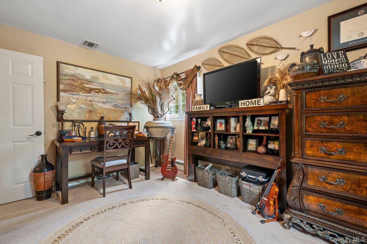 Dix Hills, New York 11746, United States, 5 Bedrooms Bedrooms, ,4 BathroomsBathrooms,Residential,Active,203073