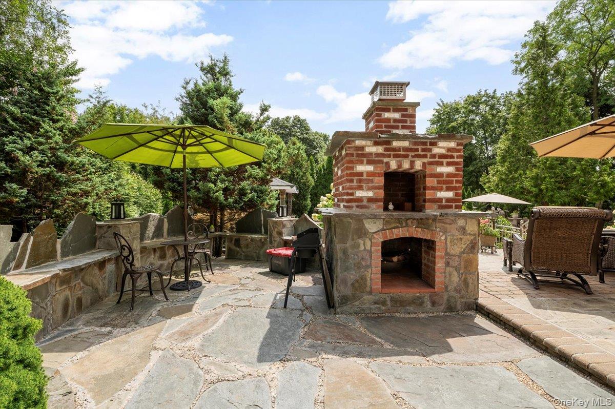 Dix Hills, New York 11746, United States, 5 Bedrooms Bedrooms, ,4 BathroomsBathrooms,Residential,Active,203073