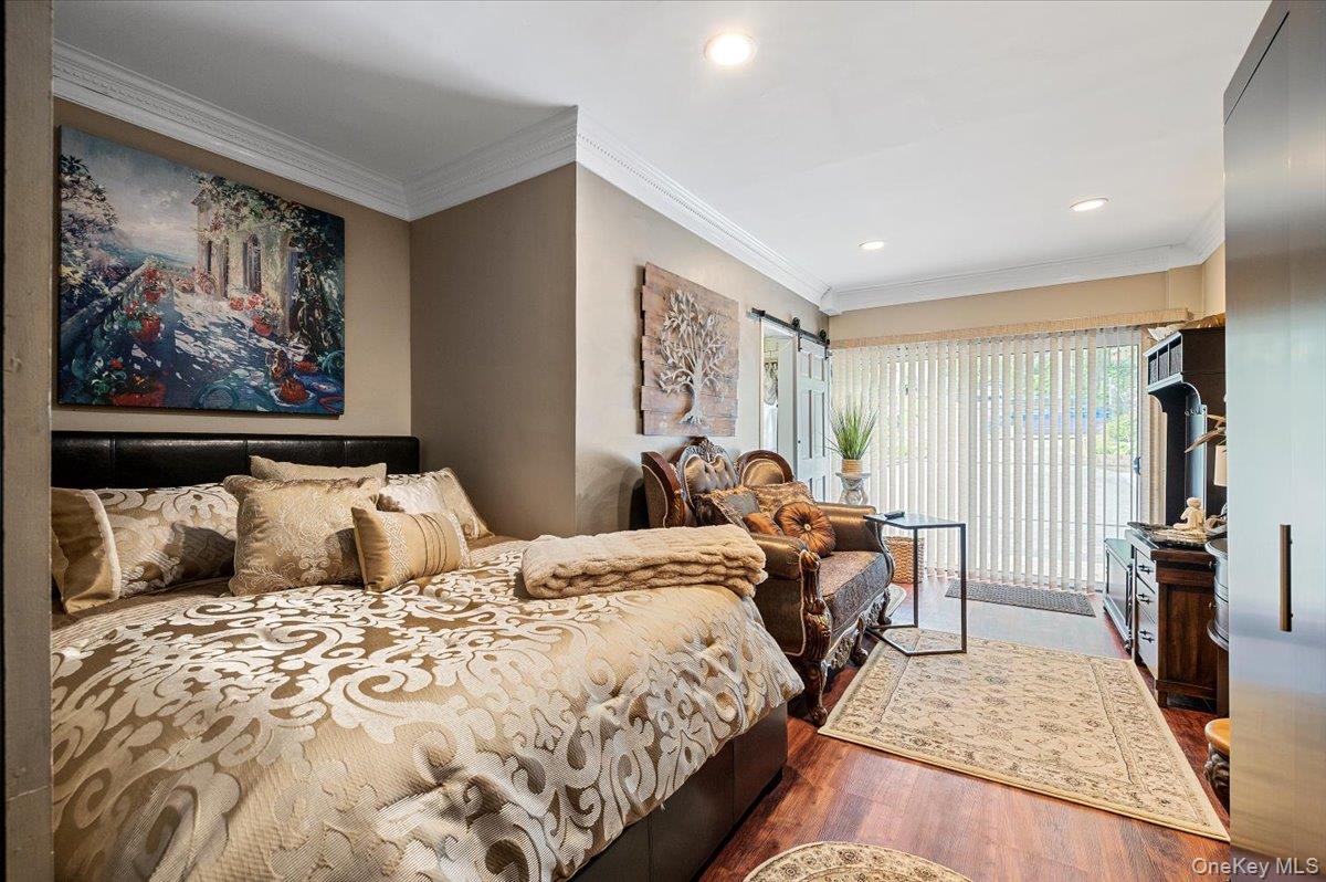 Dix Hills, New York 11746, United States, 5 Bedrooms Bedrooms, ,4 BathroomsBathrooms,Residential,Active,203073