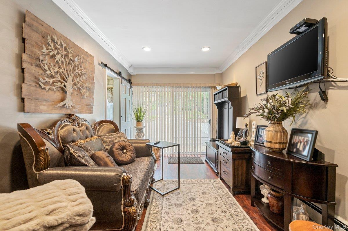 Dix Hills, New York 11746, United States, 5 Bedrooms Bedrooms, ,4 BathroomsBathrooms,Residential,Active,203073