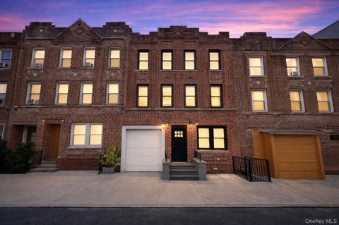 Photo of 2257 Hampden Place, Bronx, NY 10468 (MLS # 989751)