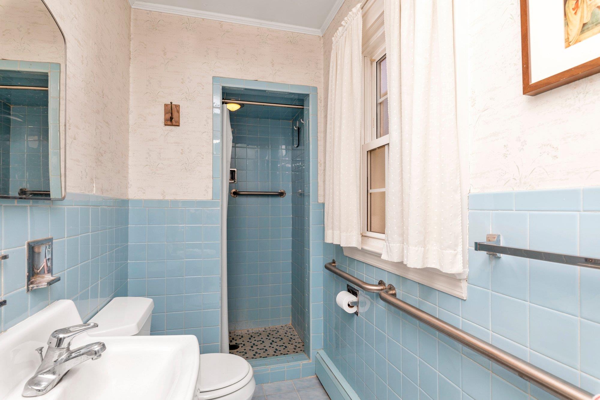 204 Hewlett Avenue, Merrick, New York image 17