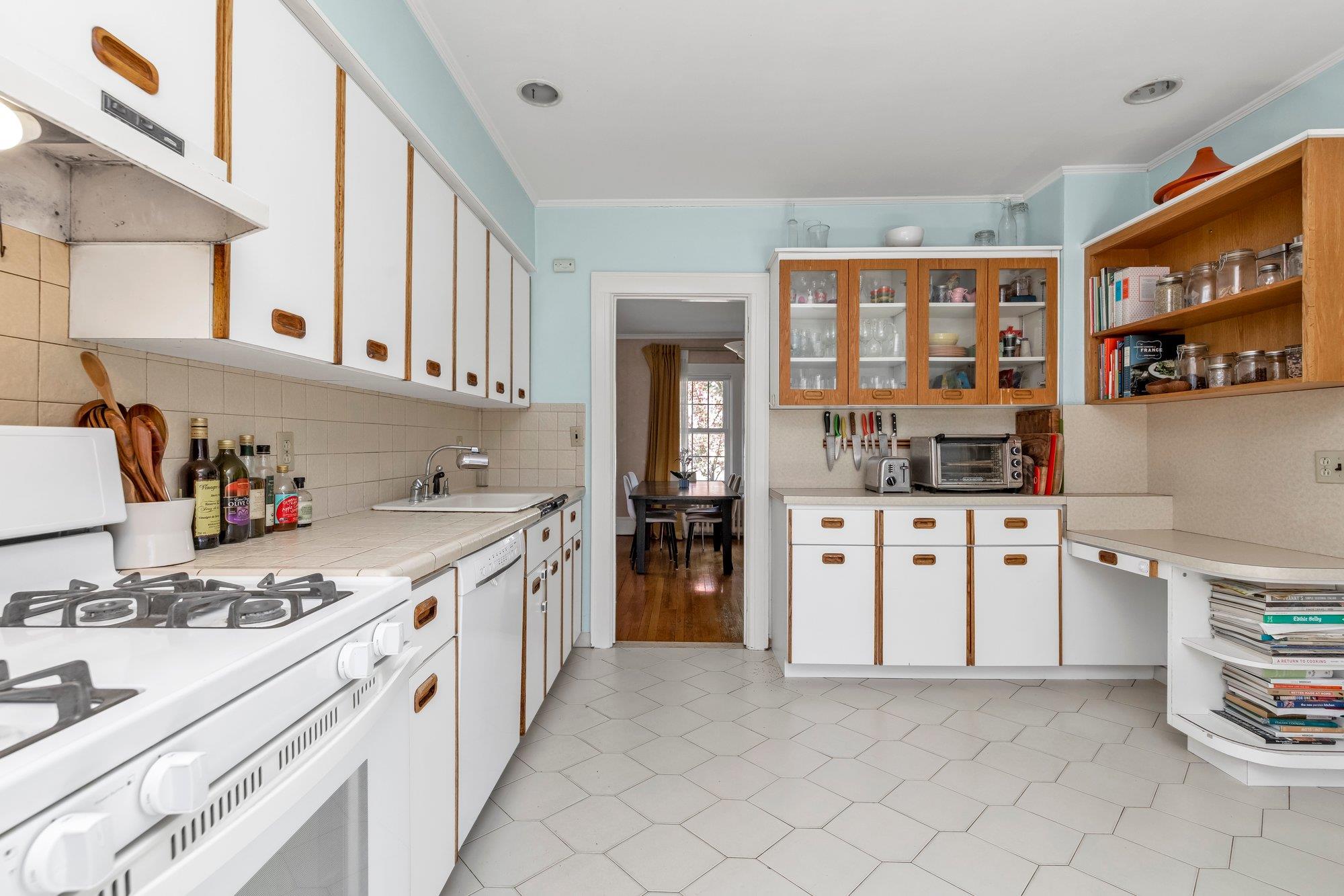 204 Hewlett Avenue, Merrick, New York image 9
