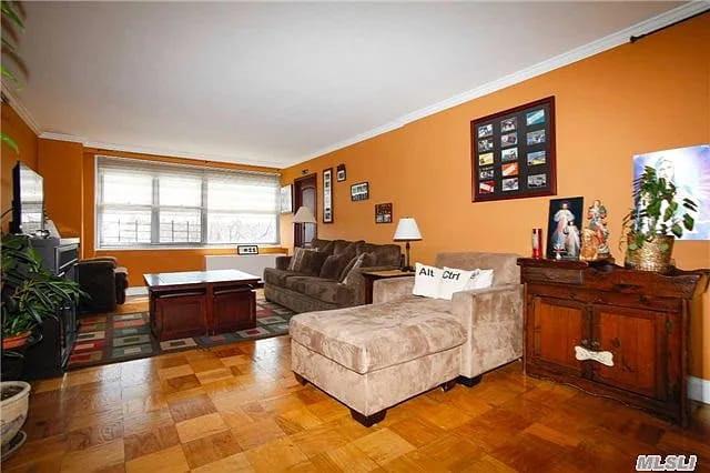 Property for Sale at Grand Central Parkway B303, Forest Hills, Queens, NY - Bedrooms: 2 
Bathrooms: 2 
Rooms: 6  - $569,000