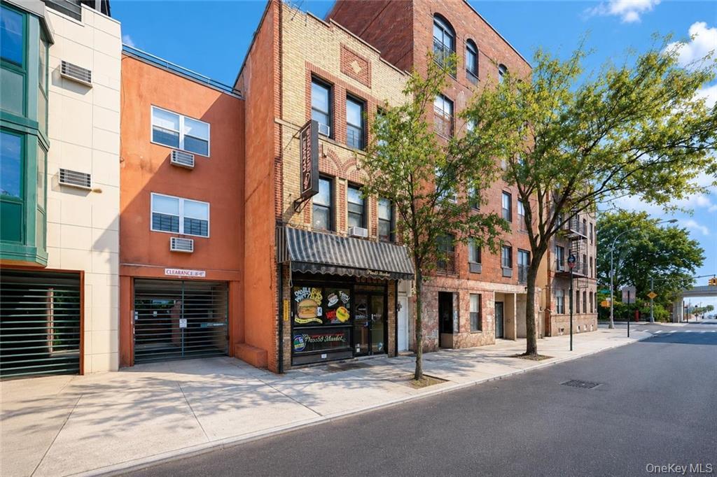 10 Bay Ridge Avenue