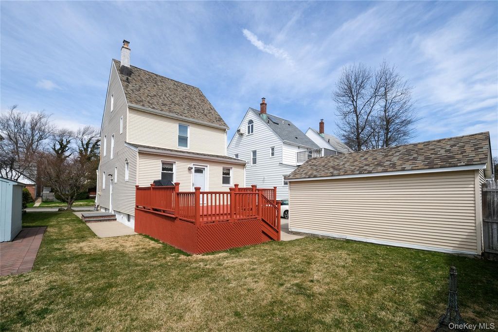 Photo of Valley Stream, NY 11581 (MLS # 974410)