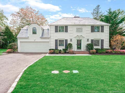 Homes For Sale - 9 Old Colony Lane<br/> Great Neck, NY 11023