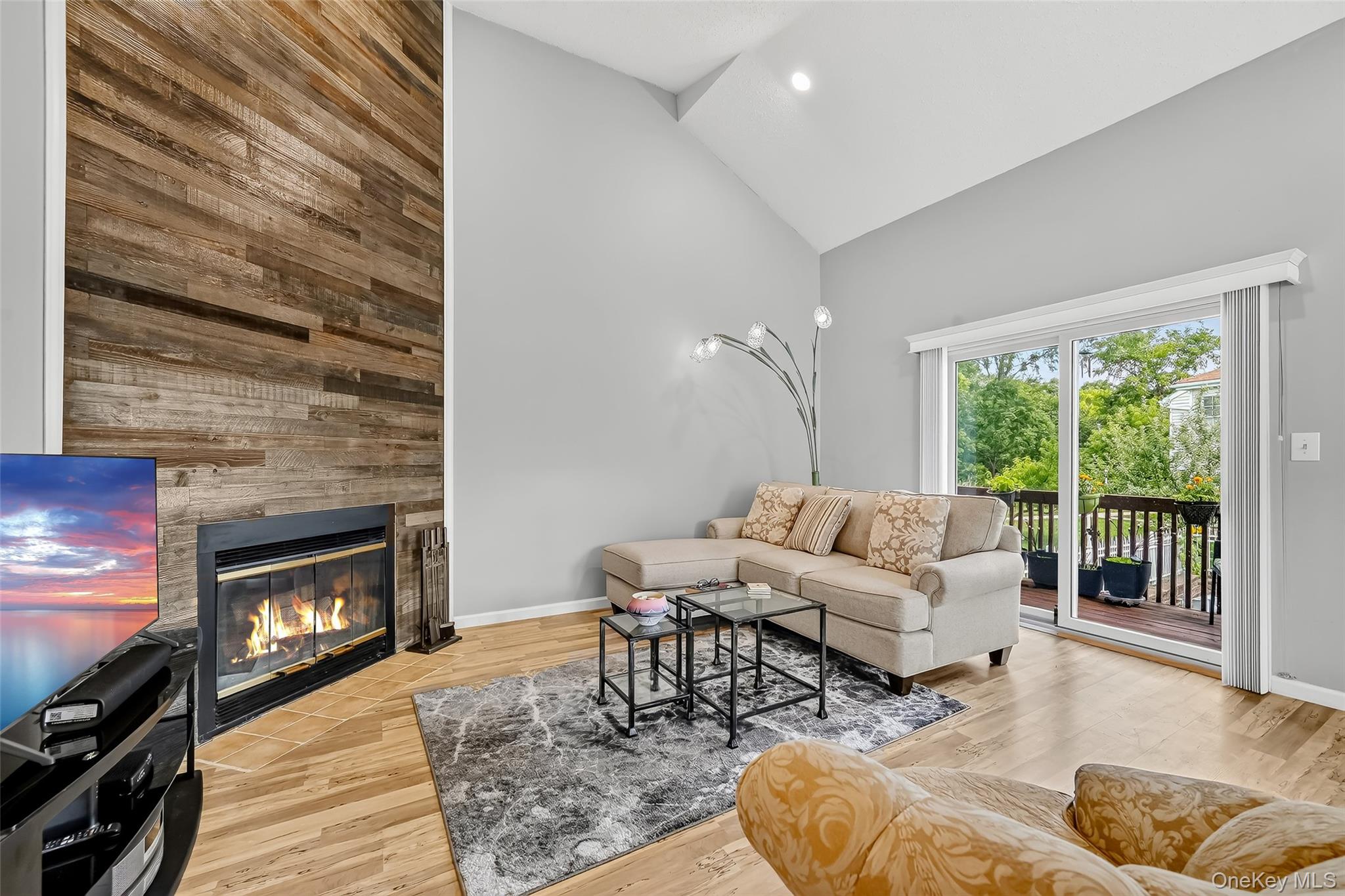 4114 Whispering Hills
