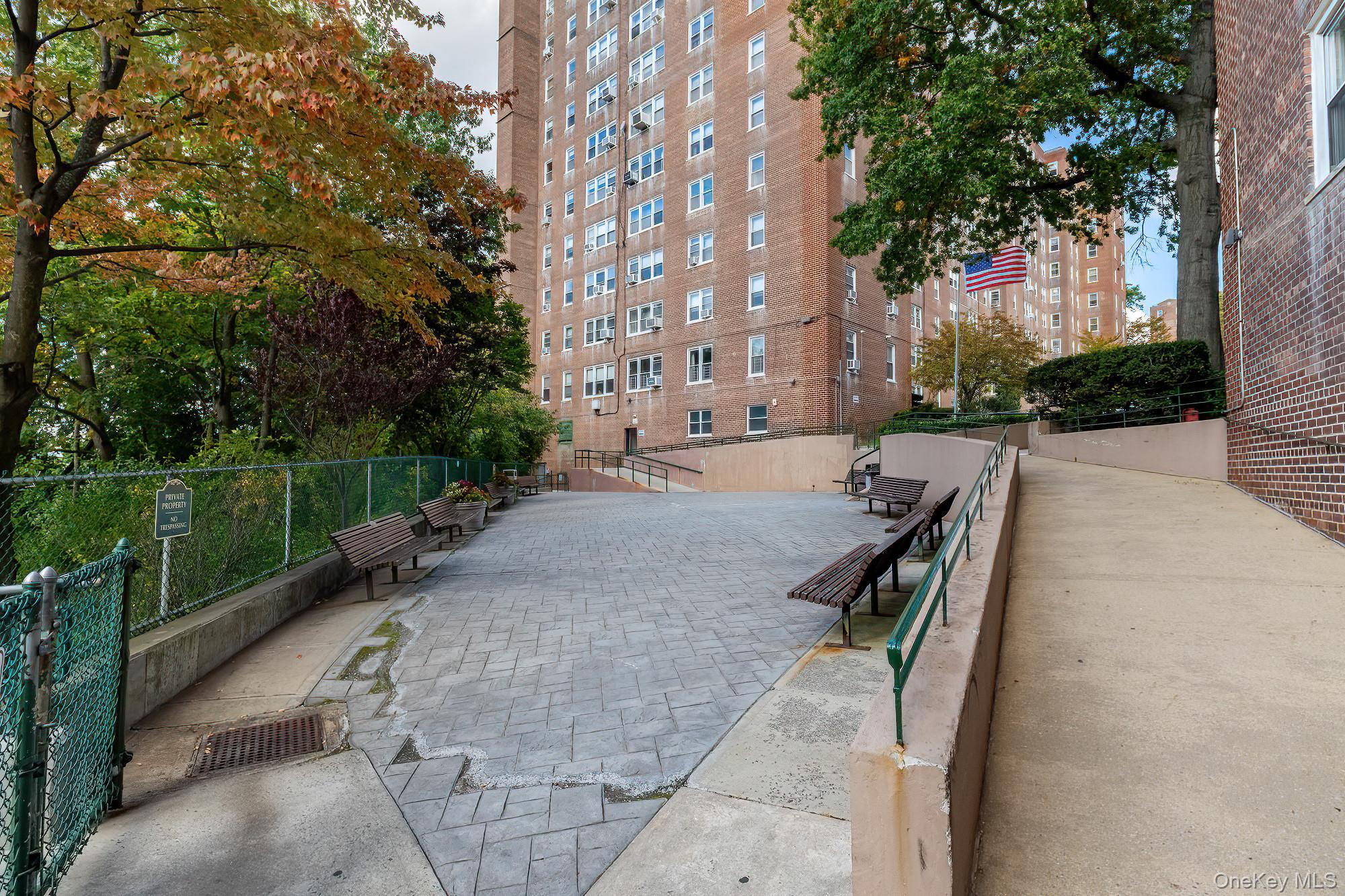55 Knolls Crescent 2H