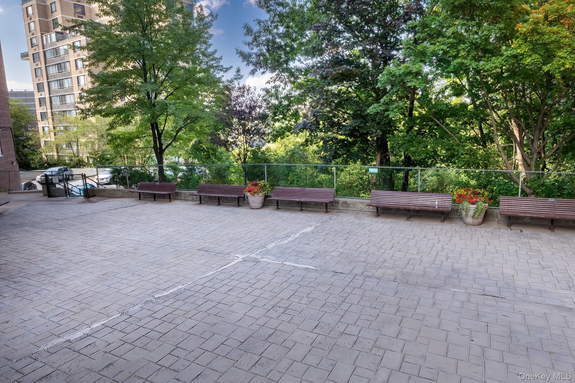 55 Knolls Crescent 2H