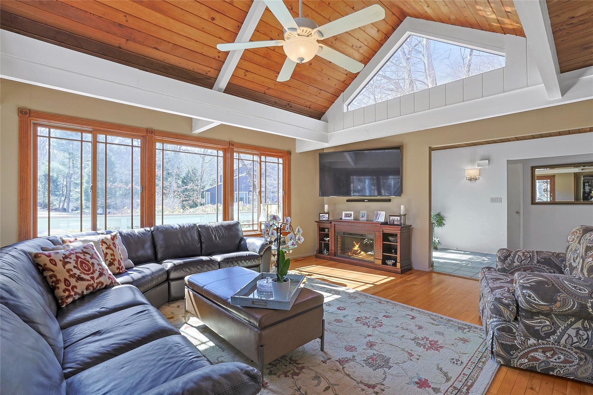 64 Stornowaye Street, Chappaqua, New York image 7