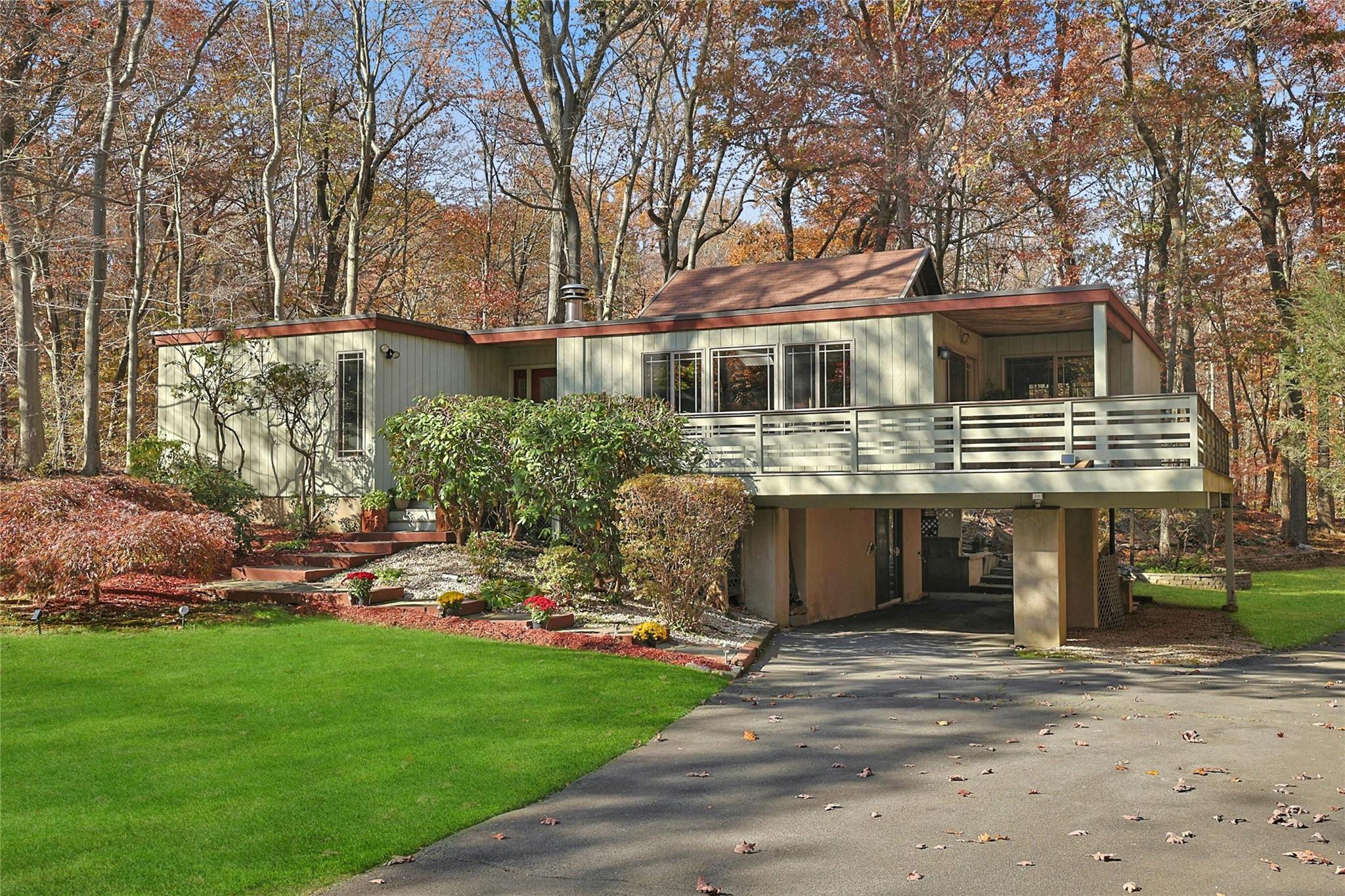 64 Stornowaye Street, Chappaqua, New York image 4