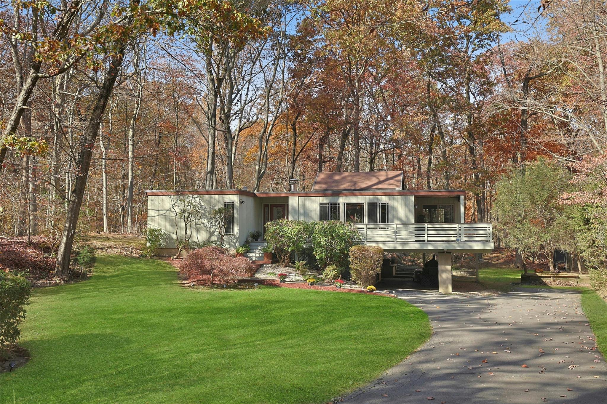 64 Stornowaye Street, Chappaqua, New York image 1