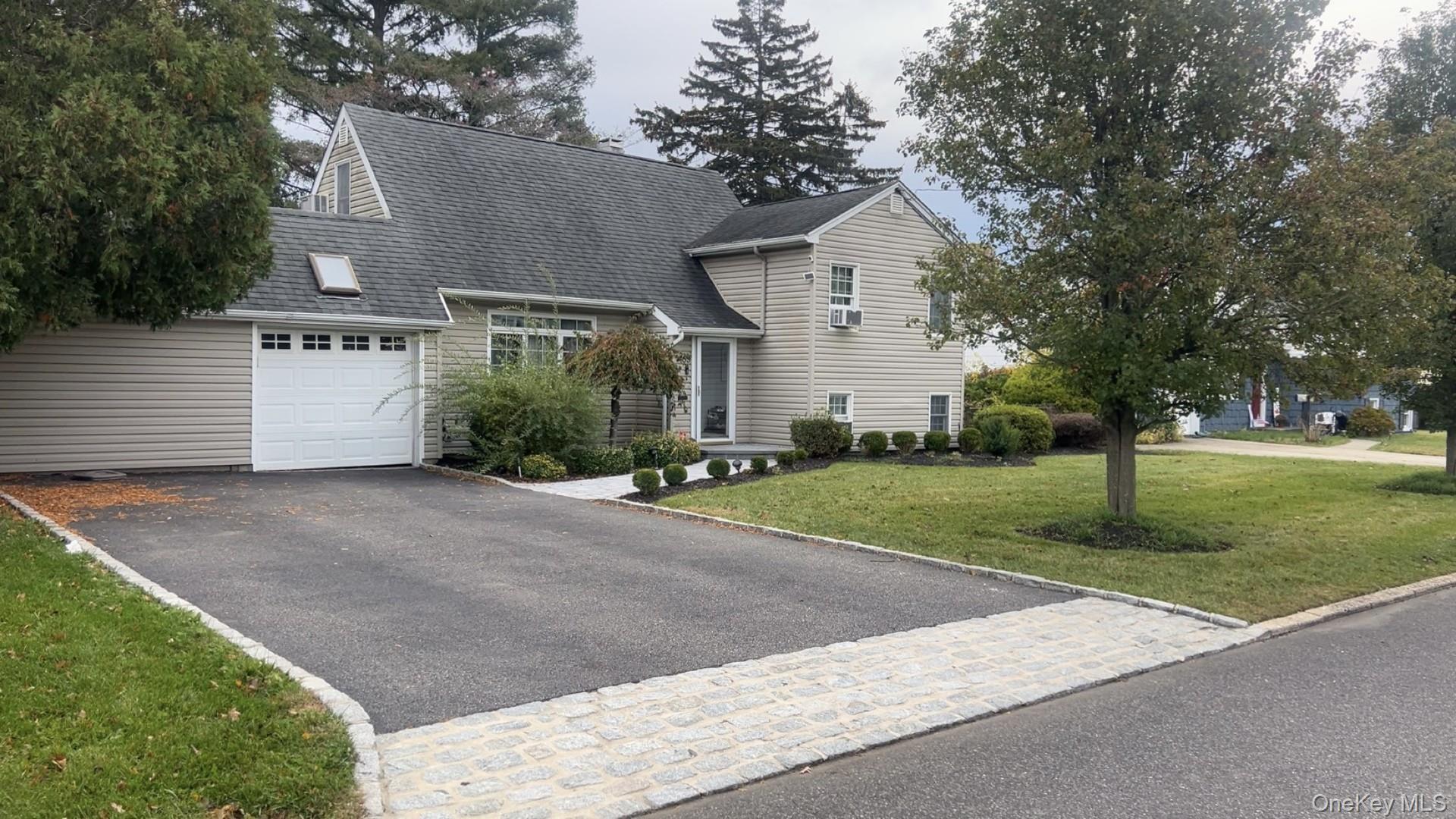 1465 Lincoln Boulevard