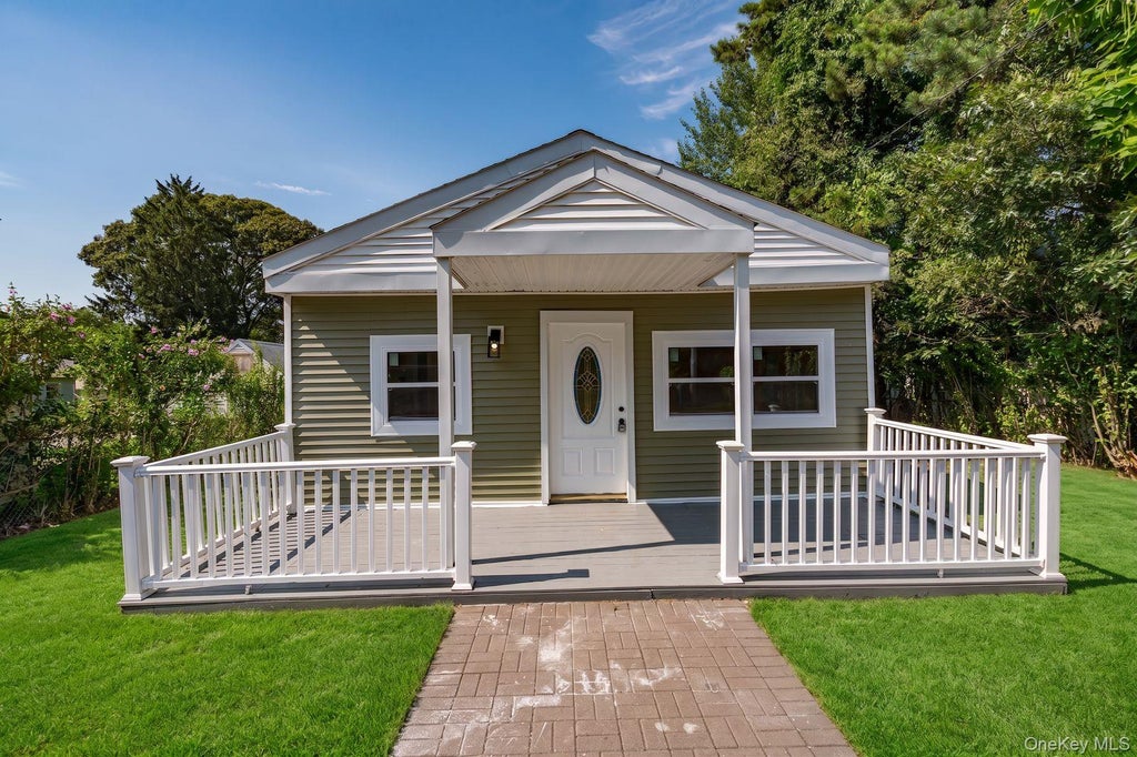 Photo of 125 Sunset Avenue, Selden, NY 11784 (MLS # 1022335)