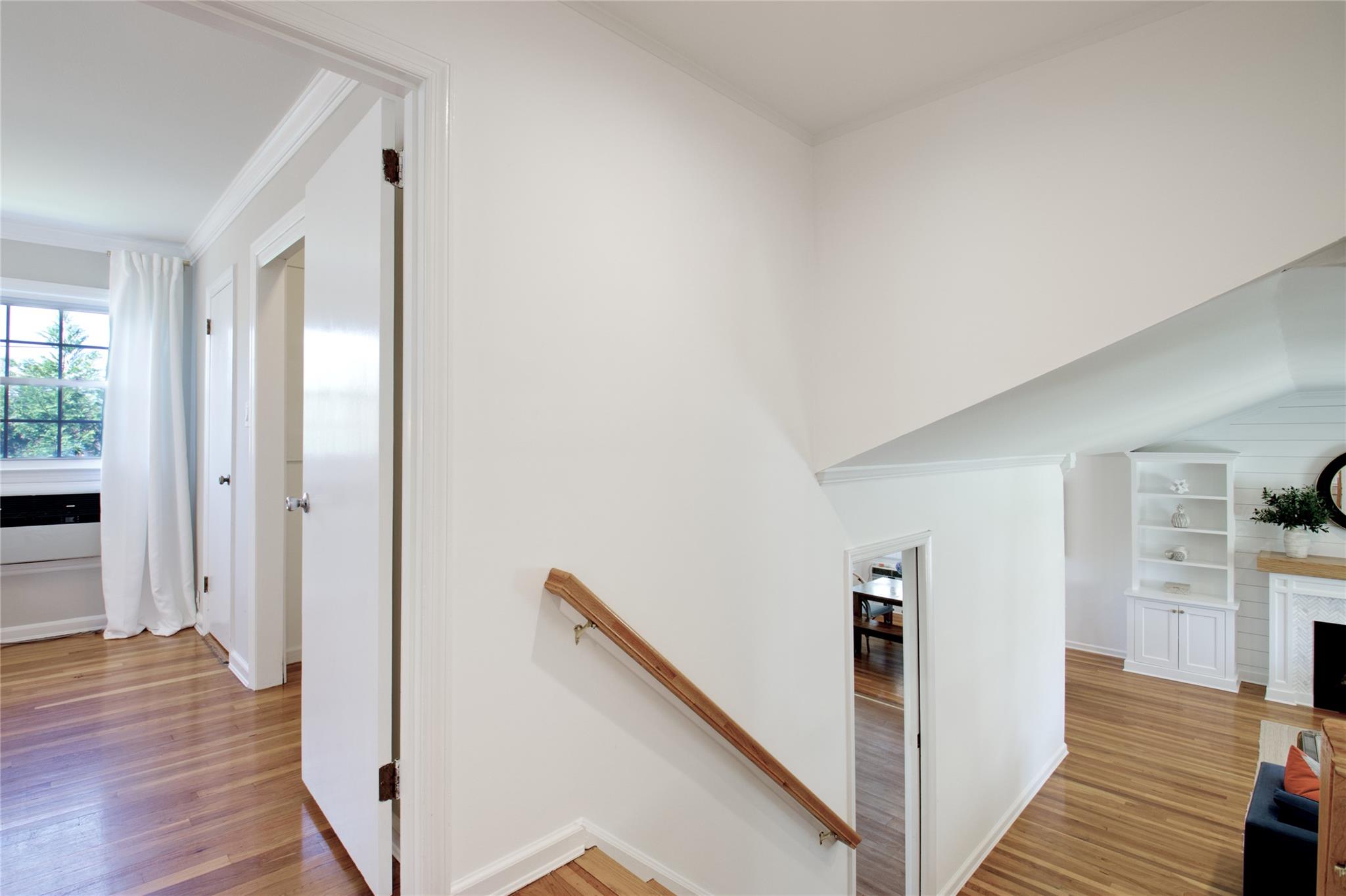 22 Hudson Road, Garden City, New York image 9