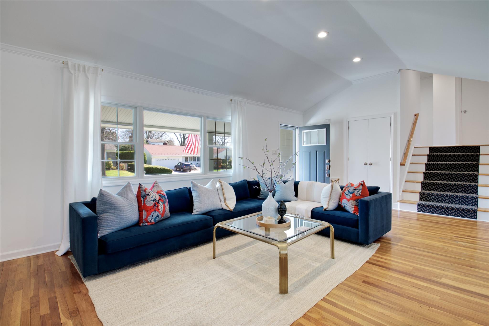22 Hudson Road, Garden City, New York image 3