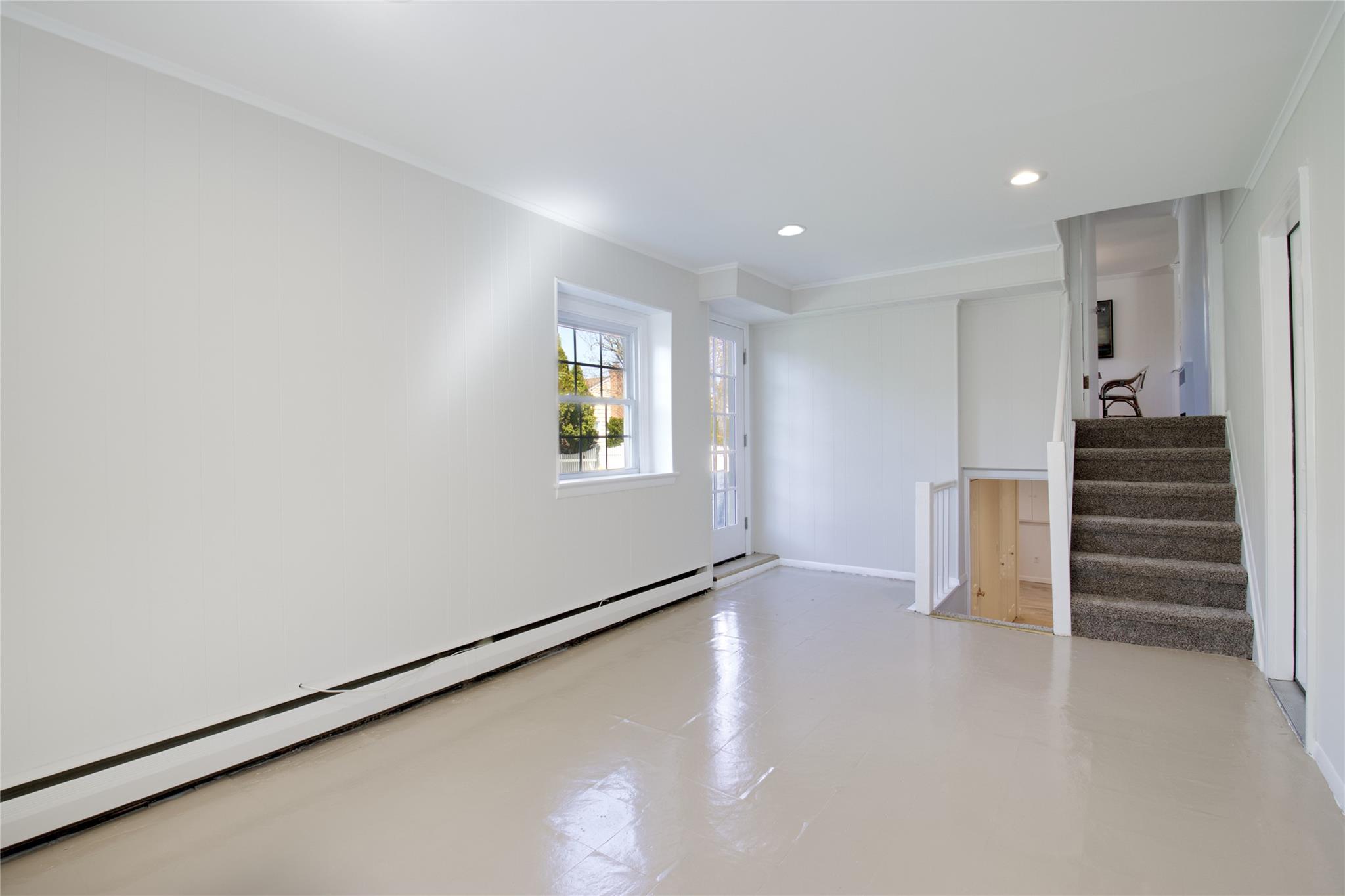 22 Hudson Road, Garden City, New York image 15