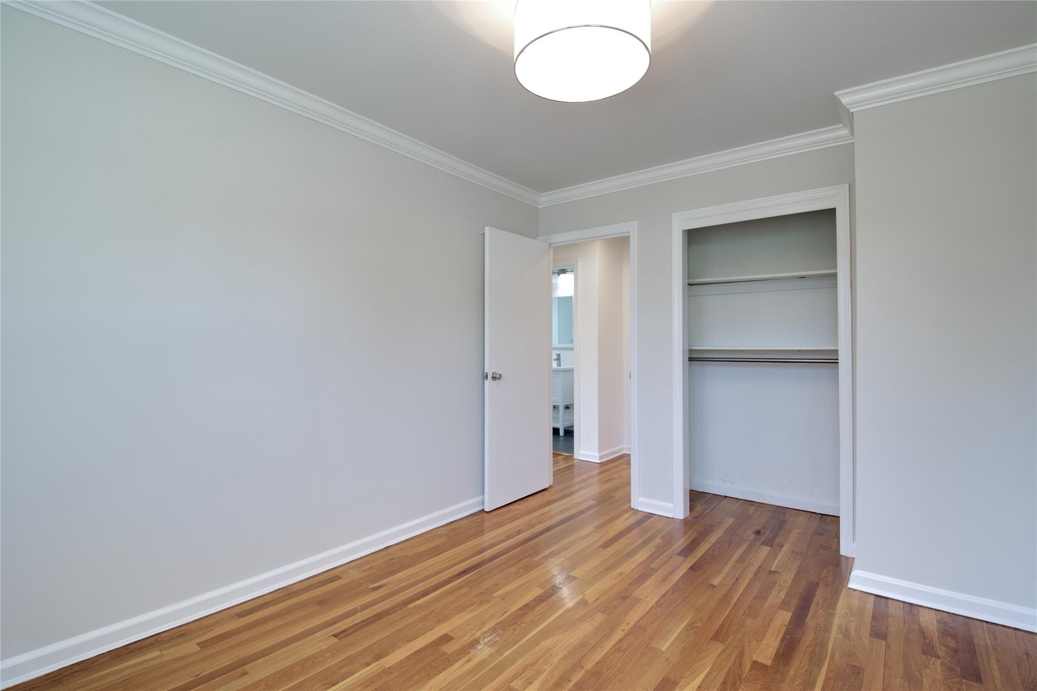 22 Hudson Road, Garden City, New York image 16
