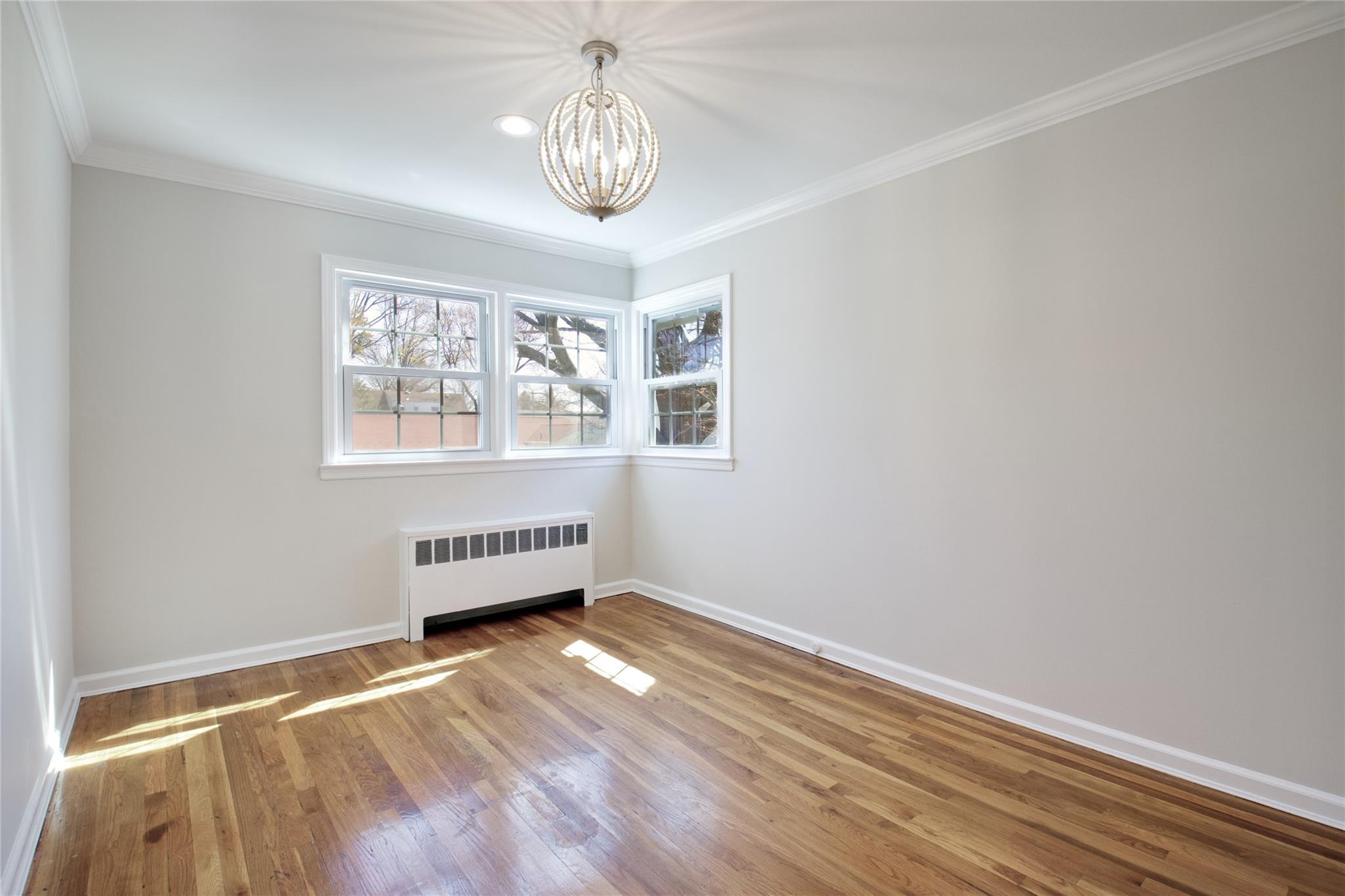 22 Hudson Road, Garden City, New York image 18