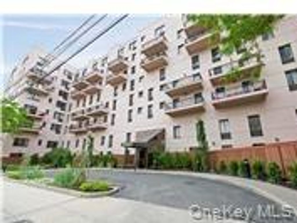 Photo of 100 W Broadway #1D, Long Beach, NY 11561 (MLS # 965750)