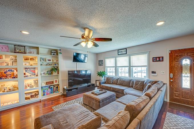 136 S Strong Avenue, Lindenhurst, New York image 4