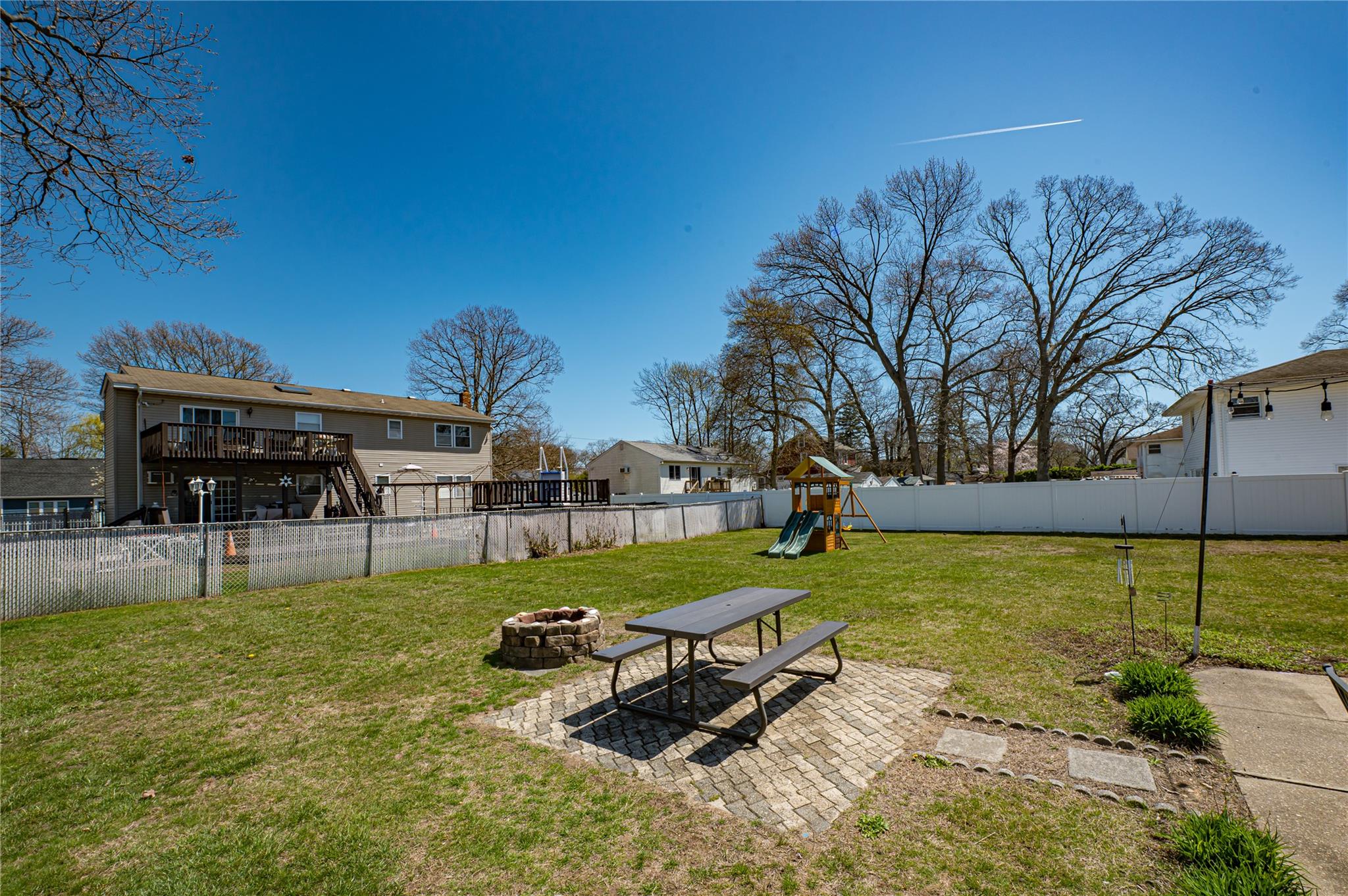 136 S Strong Avenue, Lindenhurst, New York image 24