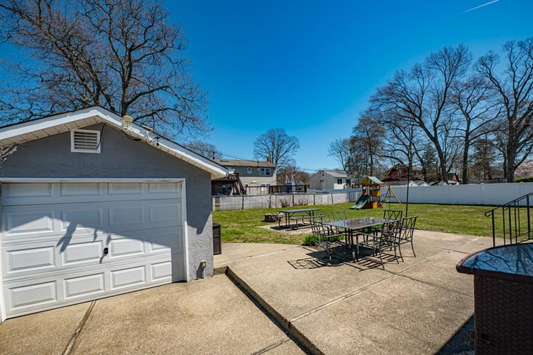 136 S Strong Avenue, Lindenhurst, New York image 20