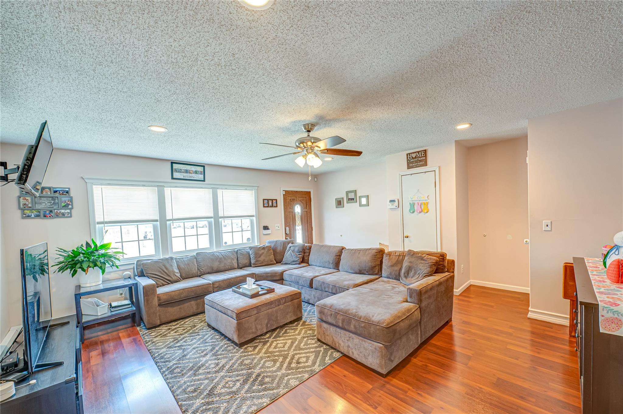 136 S Strong Avenue, Lindenhurst, New York image 3