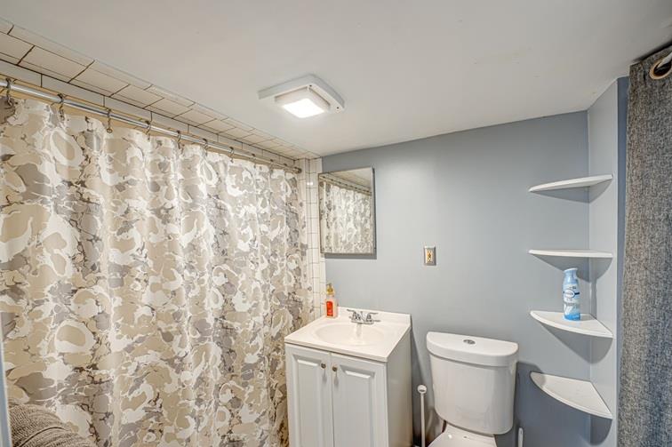 136 S Strong Avenue, Lindenhurst, New York image 16