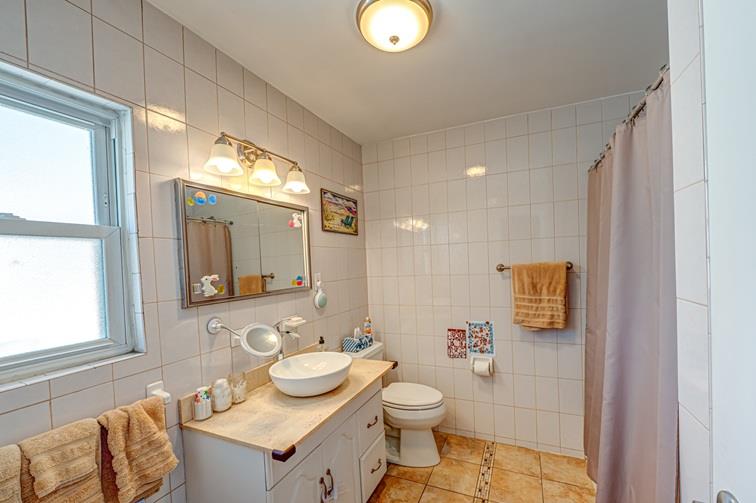 136 S Strong Avenue, Lindenhurst, New York image 15
