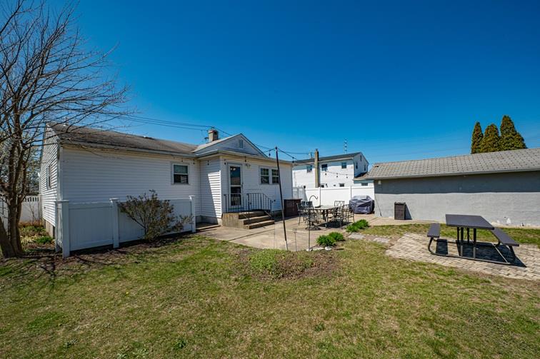 136 S Strong Avenue, Lindenhurst, New York image 21