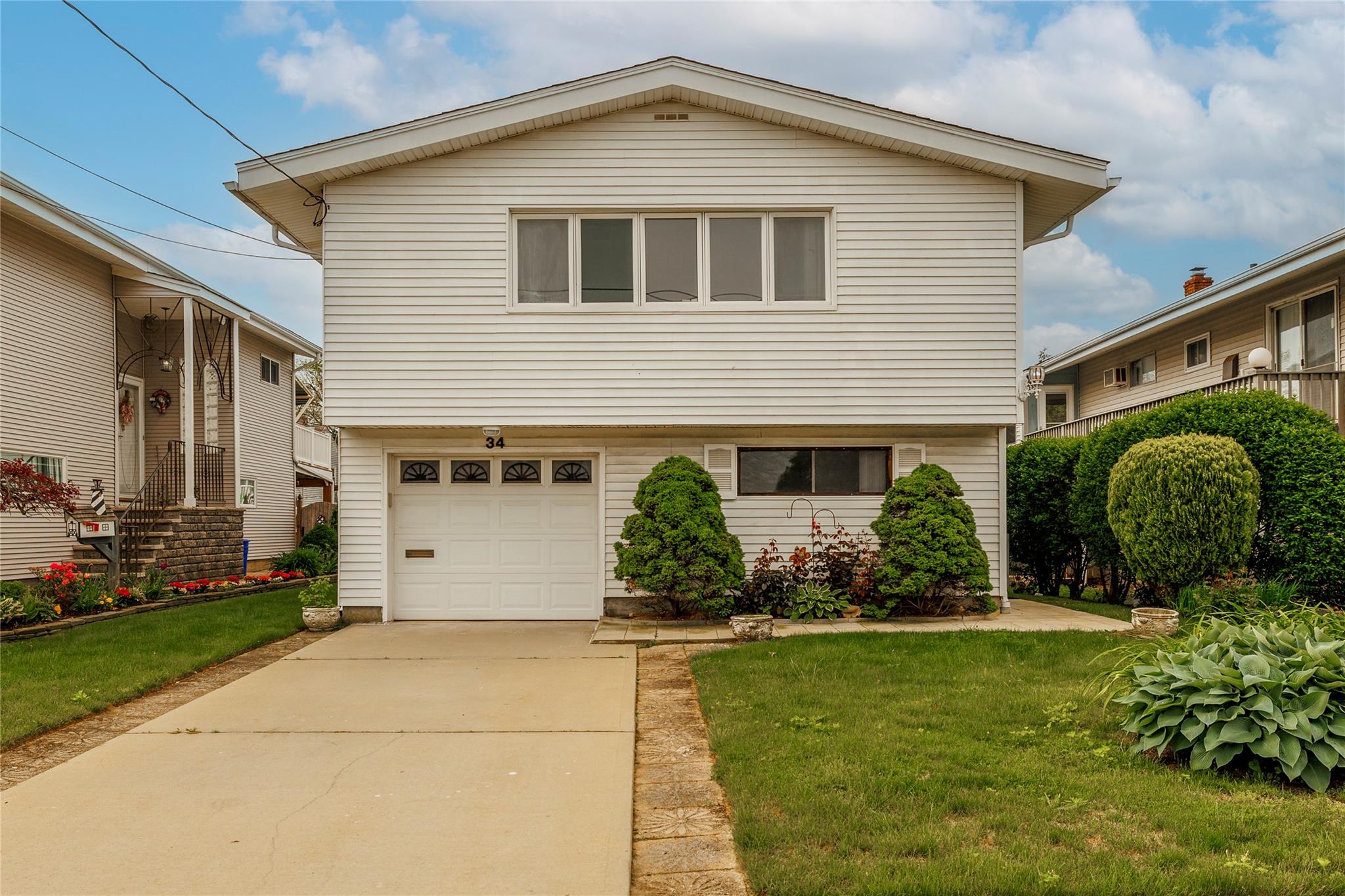 34 E Bedell Street, Freeport, New York image 2
