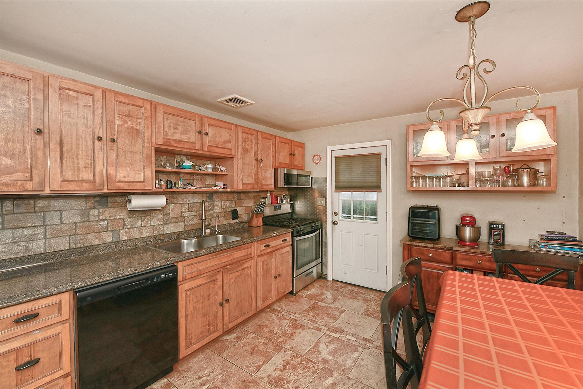 52 Santapogue Drive, Lindenhurst, New York image 5