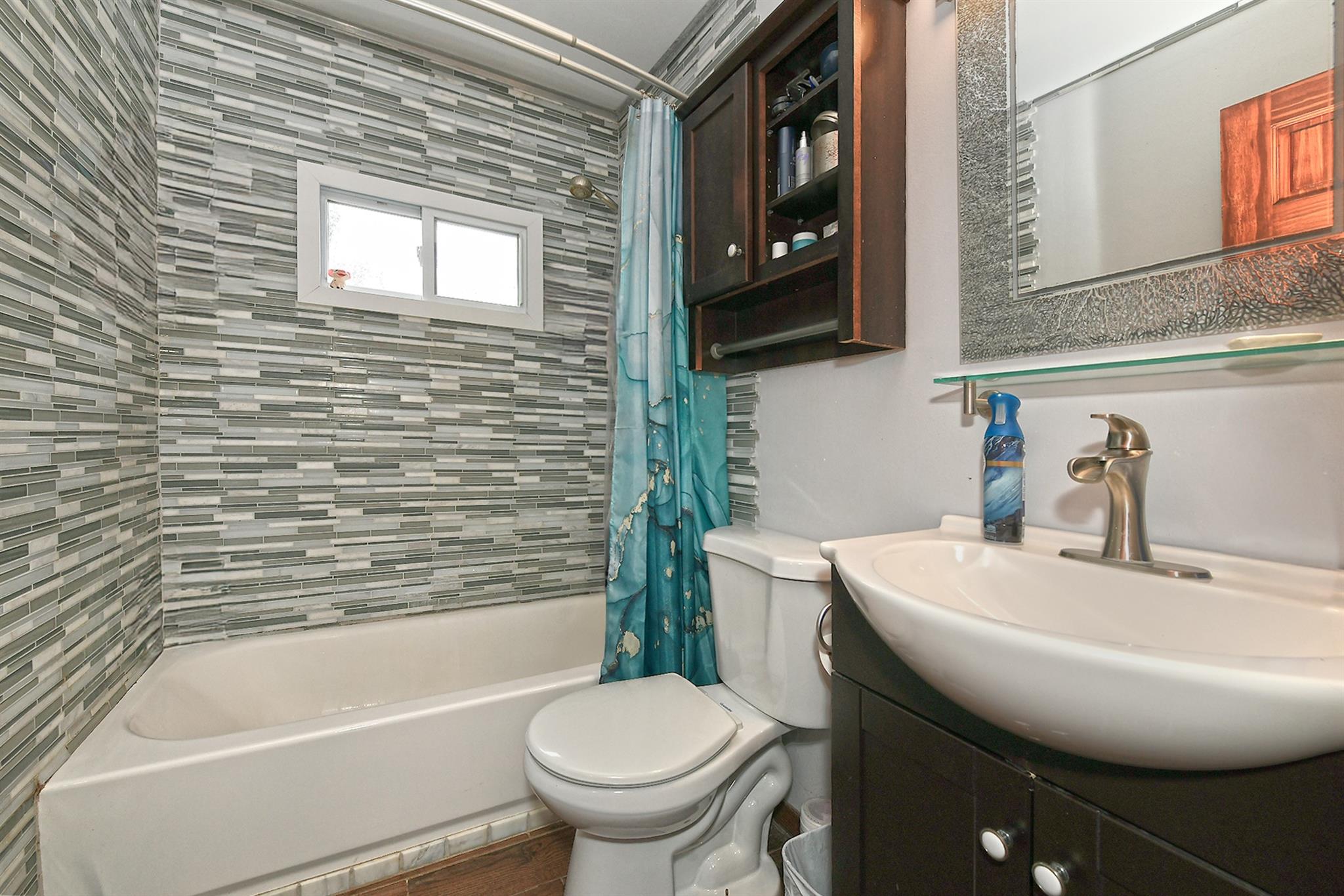 52 Santapogue Drive, Lindenhurst, New York image 9