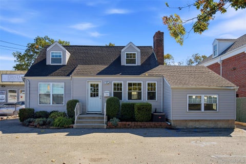 Photo for 781 Old Country Road