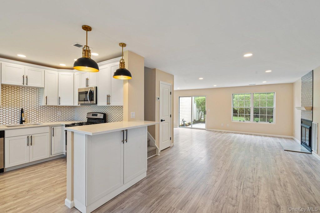 Photo of 6 Doe Path, Coram, NY 11727 (MLS # 966023)