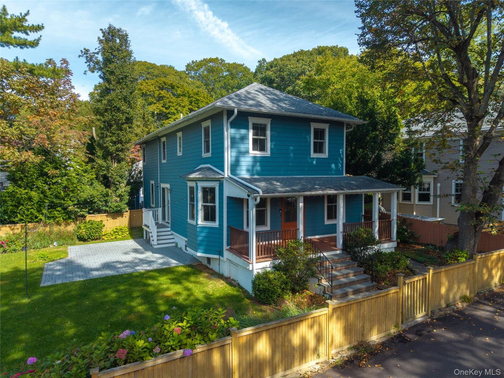 Photo of 18 20th Avenue, Sea Cliff, NY 11579 (MLS # 1062551)