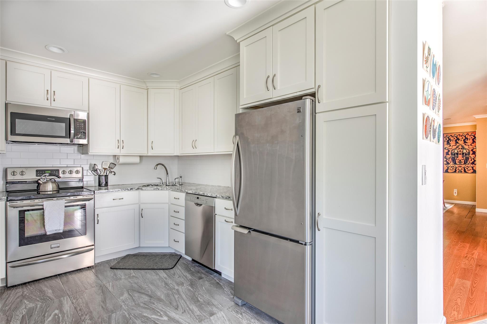 95 Knolls Drive, Stony Brook, New York image 18
