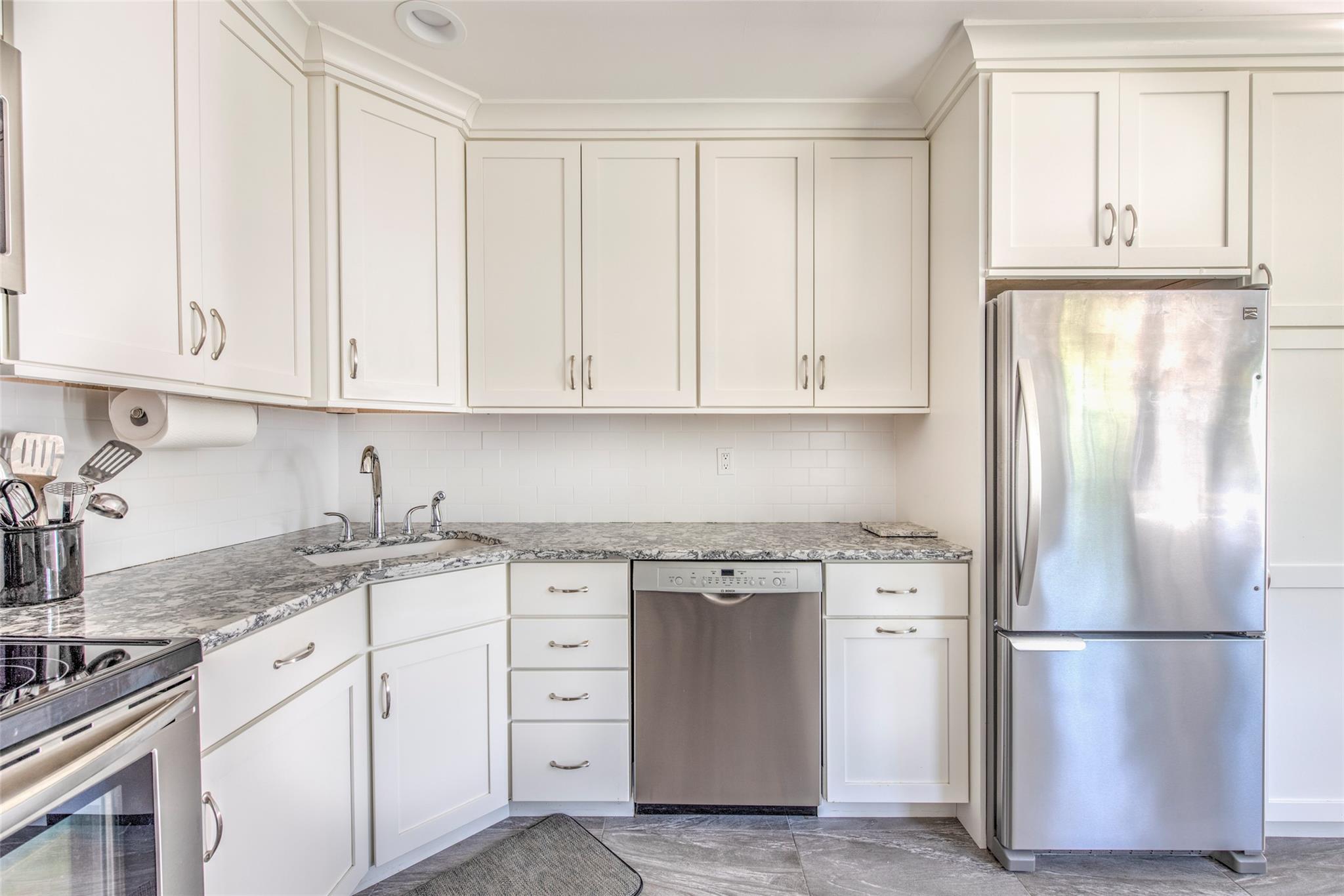 95 Knolls Drive, Stony Brook, New York image 20